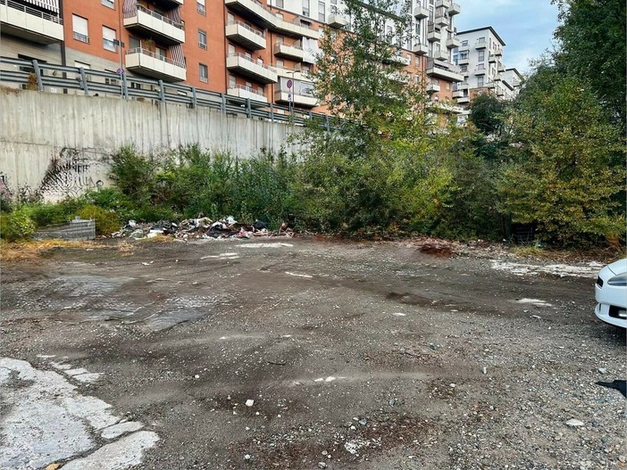 Amianto abbandonato vicino all’asilo, bonificata l’area