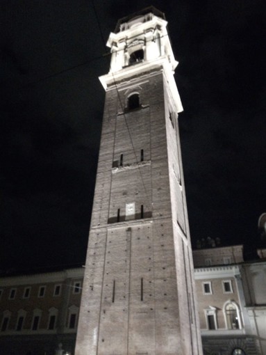 Una sorprendente novità a fianco del Duomo di Torino: l’AperiTorre