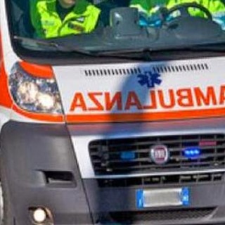 Operaio colto da malore mentre lavora sulla provinciale, muore a 63 anni