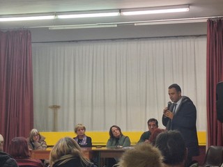 Assemblea per discutere del destino dell'ambulatorio di via del Ridotto