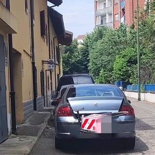 Fugge ad un controllo e poi percorre via Moncrivello in contromano: attimi di paura a Regio Parco