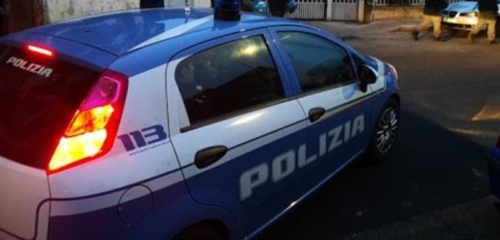 Rubano nei market di Biella e Vigliano ma la Polizia li intercetta: due torinesi finiscono in manette