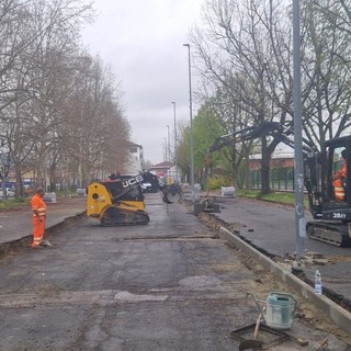 Nichelino, lavori in corso per la messa in sicurezza del piazzale di fronte a Maxwell ed Erasmo