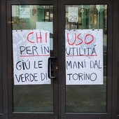 "Chiuso per inutilità", attacco agli uffici del Verde di Torino. Tresso: "Atto vile di minaccia"