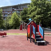 Taglio del nastro per la nuova area giochi del parco Calabria