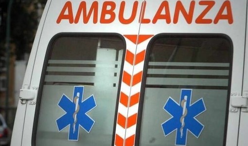 Donna investita nella notte in corso Cairoli: è grave