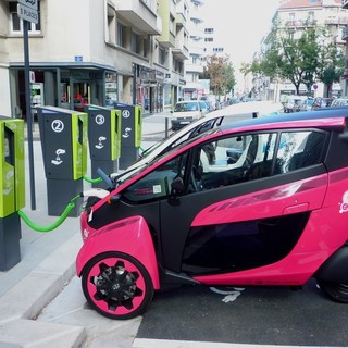 Auto green, a Torino e in Piemonte aumenta la voglia di vetture elettriche o ibride: +56,5% nel 2018