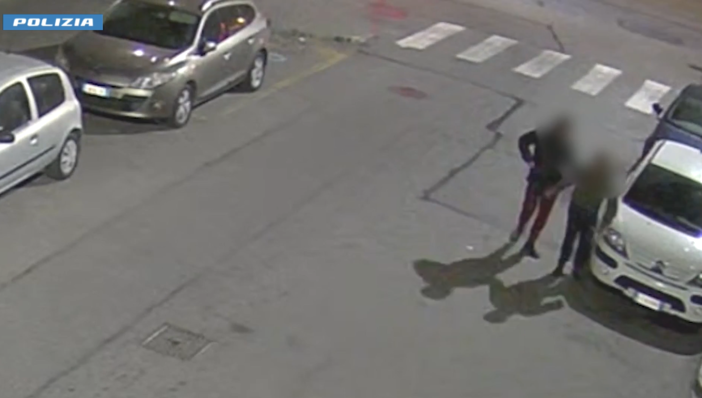 Barriera, colpisce con un coltello un ragazzo per un debito di droga: 24enne arrestato