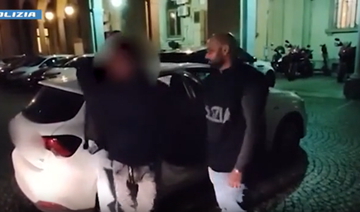 L'arresto di uno dei due responsabili della rapina L'arresto di uno dei due responsabili della rapina