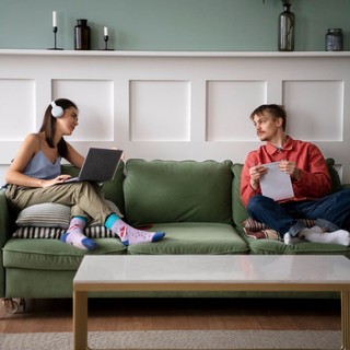 Consigli per arredare la casa? La nuova generazione li cerca sui social