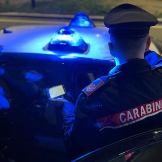 Tampona un'altra vettura e poi fugge: il pirata della strada fermato dai carabinieri