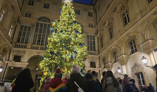 Torino nella morsa del caldo guarda al Natale: le Feste porteranno in regalo il "verde" (temporaneo) nella nuova via Roma