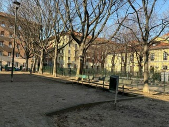 L'area cani di Piazzale Parri L'area cani di Piazzale Parri