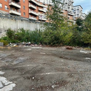 Amianto abbandonato vicino all’asilo, bonificata l’area