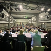 riunione di delegati in una sala