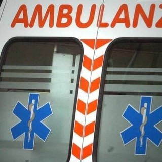 Pino Torinese, 91enne incastrato sotto un albero caduto mentre è in bici
