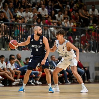 partita di basket amichevole
