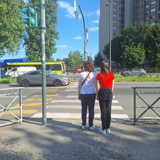 Attraversamento pericoloso in corso Vercelli, si invocano i semafori sonori per ipovedenti