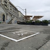 Ai Murazzi è comparso uno spazio per gli abbracci Ai Murazzi è comparso uno spazio per gli abbracci