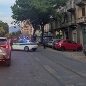 Cade un ramo sulla carreggiata: disagi al traffico in corso Belgio