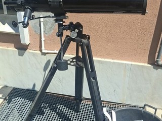 La refurtiva e le armi recuperate dai carabinieri La refurtiva e le armi recuperate dai carabinieri