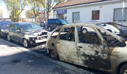 Auto bruciate in zona Aeronautica