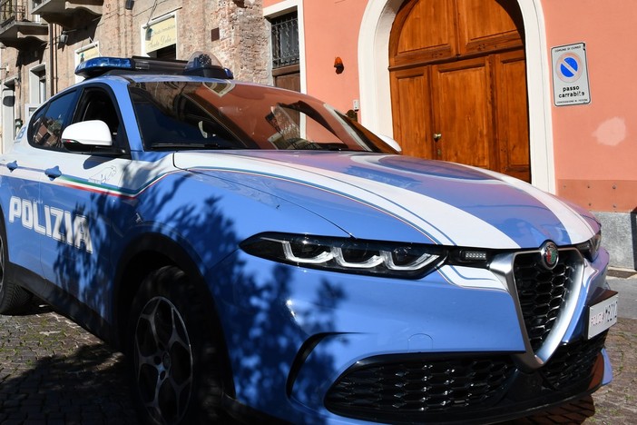 Falsa identità per ottenere il permesso: arrestata la latitante che sfruttava giovani prostitute Falsa identità per ottenere il permesso: arrestata la latitante che sfruttava giovani prostitute