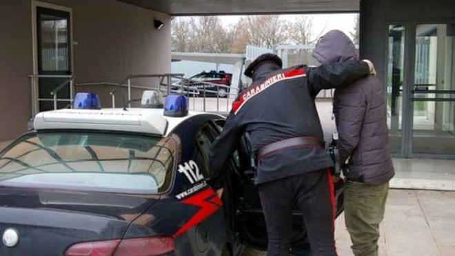 Maltrattamenti a familiari, i carabinieri di Moncalieri fanno scattare quattro volte le manette