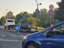 Auto distrutta dalle fiamme a Torino nord: pompieri in azione