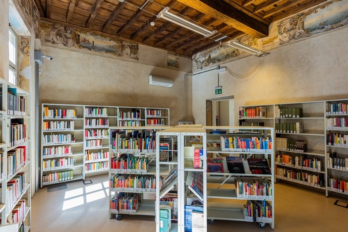 La biblioteca Guidetti Serra