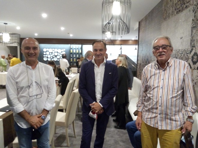 Beppe Osella (a destra) assieme a Pier Bellagamba e al governatore Alberto Cirio Beppe Osella (a destra) assieme a Pier Bellagamba e al governatore Alberto Cirio