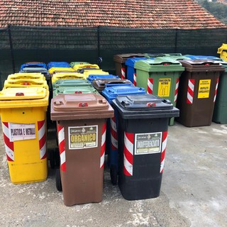 foto di archivio e autorita' rifiuti piemonte