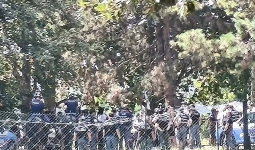 Blitz della Polizia al parco Sempione, via i pusher e le tende Blitz della Polizia al parco Sempione, via i pusher e le tende