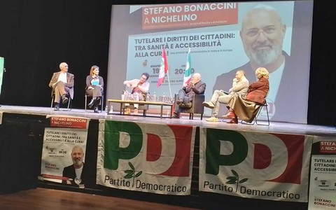 Stefano Bonaccini a tutto campo al teatro Superga di Nichelino