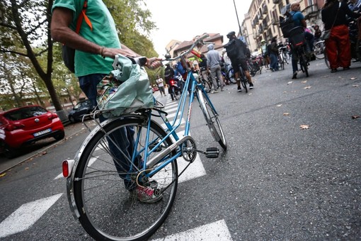 Restringimenti e arredi per ridurre la velocità: da Vanchiglia parte il progetto pilota per ripensare i controviali Restringimenti e arredi per ridurre la velocità: da Vanchiglia parte il progetto pilota per ripensare i controviali