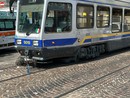 Bici sotto un tram in piazza Castello, deviata la linea 15 Bici sotto un tram in piazza Castello, deviata la linea 15