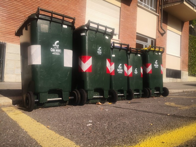 Bidoncini condominiali per la raccolta rifiuti