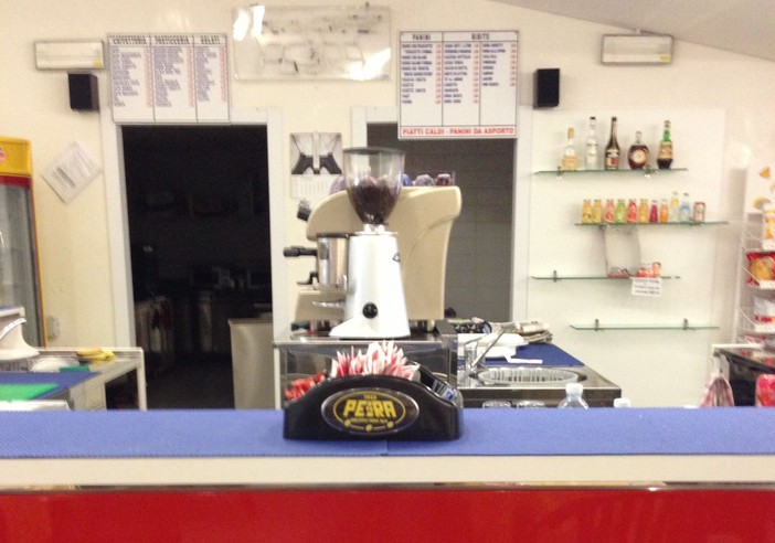 Bar del Palanuoto chiuso dal 2020, la riapertura continua a essere una chimera Bar del Palanuoto chiuso dal 2020, la riapertura continua a essere una chimera