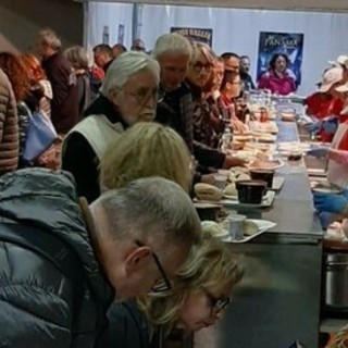 Faule celebra 30 anni di Bagna Caöda: sei giorni tra tradizione, musica e convivialità Faule celebra 30 anni di Bagna Caöda: sei giorni tra tradizione, musica e convivialità