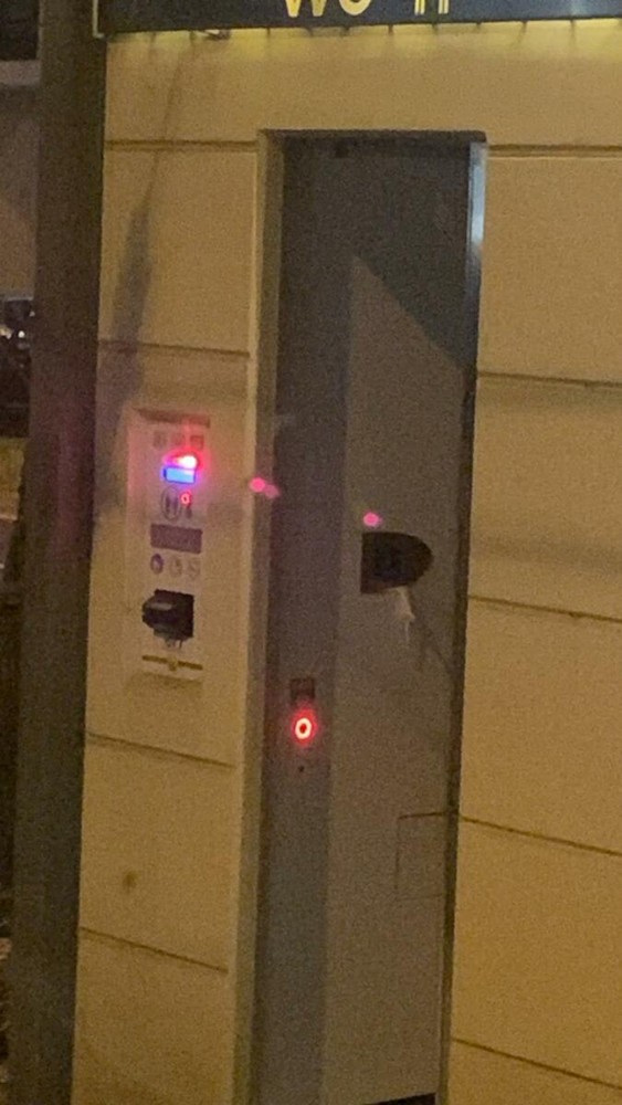 Bagni sporchi per gli autisti GTT (immagine d'archivio)