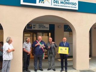 Inaugurata la rinnovata filiale di Osasio Inaugurata la rinnovata filiale di Osasio