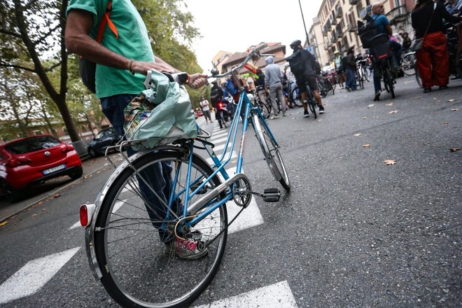 Restringimenti e arredi per ridurre la velocità: da Vanchiglia parte il progetto pilota per ripensare i controviali