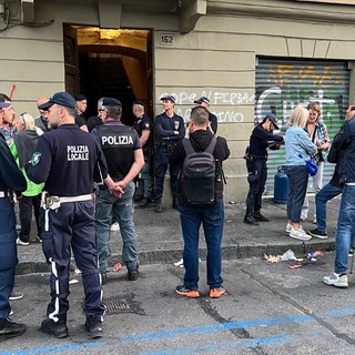 blitz delle forze dell'ordine polizia