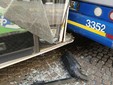 Tamponamento tra due bus in piazza Solferino