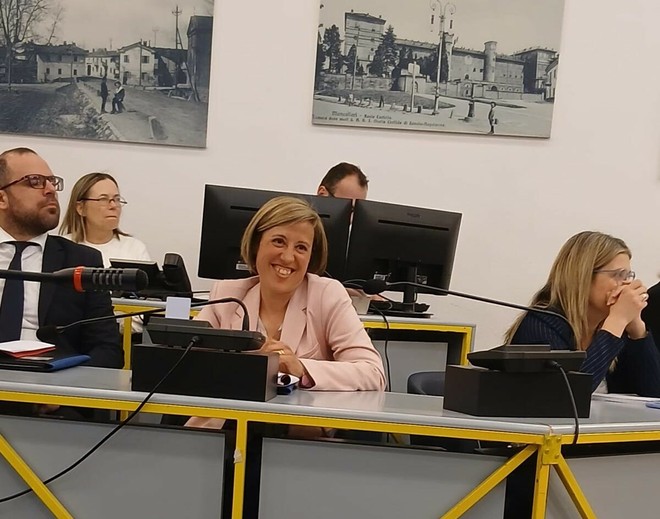Barbara Fassone durante una seduta del Consiglio comunale di Moncalieri