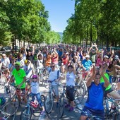 Persone in bicicletta