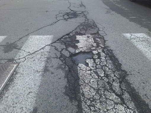 Strade colabrodo in Circoscrizione 6: la lista nera delle buche