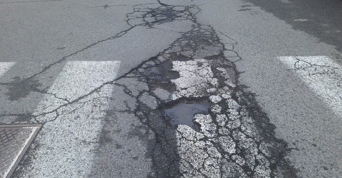 Strade colabrodo in Circoscrizione 6: la lista nera delle buche