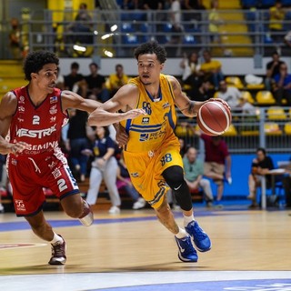 Reale Mutua Basket Torino, falsa partenza all'esordio: Gemini Mestre domina il finale al Pala Gianni Asti