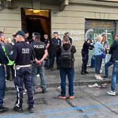 blitz delle forze dell'ordine polizia